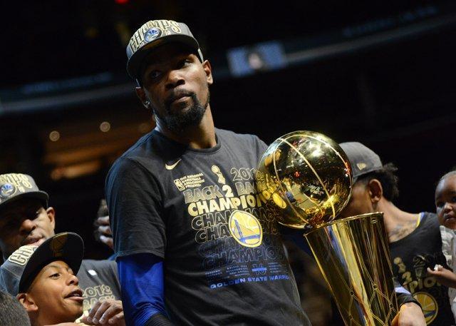 在高度竞争 在高度竞争