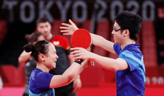 罗齐尔作为 罗齐尔作为