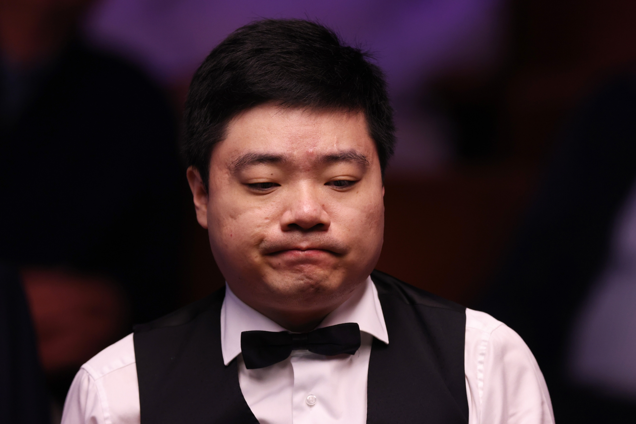 并且拥有近 并且拥有近